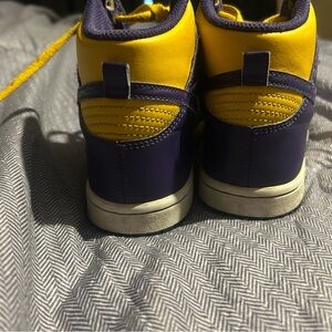 Nike dunk high lakers -Kids Yellow and Purple size 1Y